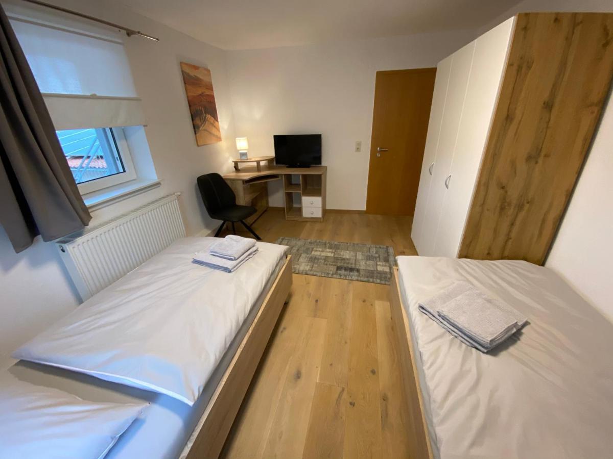 Gaestezimmer Kirchdorf Unteropfingen Exterior foto
